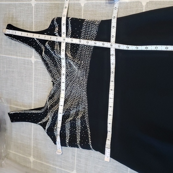 DAYMOR Couture Beaded Bodice Gown, Size 8 - Picture 13 of 17